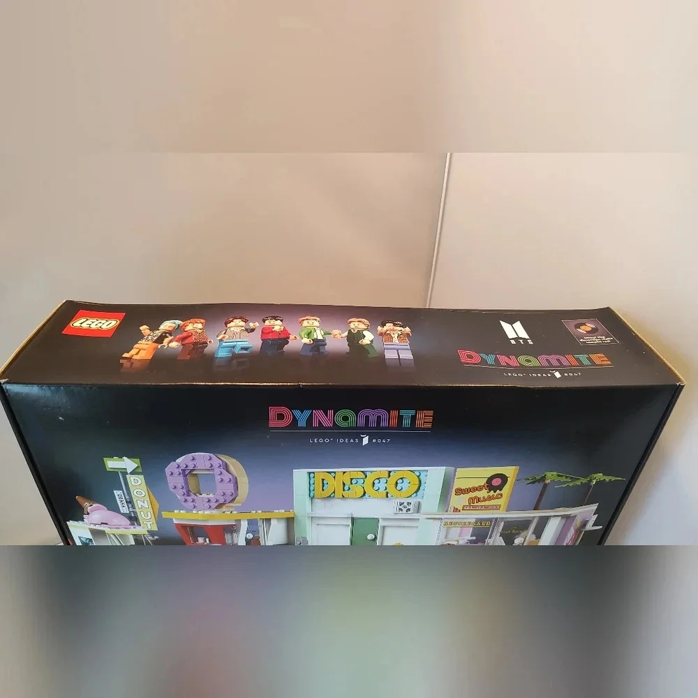 Lego Ideas 21339 BTS Dynamite NWT Building Toy Set